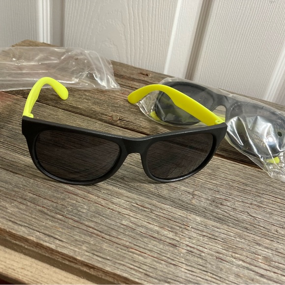 NEW sunglasses 2 pairs - Picture 3 of 3